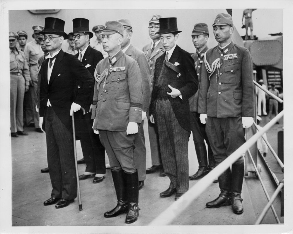 Delegates from Japan arrive to sign surrender documents