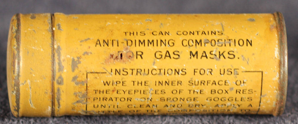 Anti-dimming composition and cloth in can.