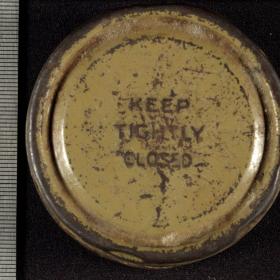 Snuff box for tobacco.